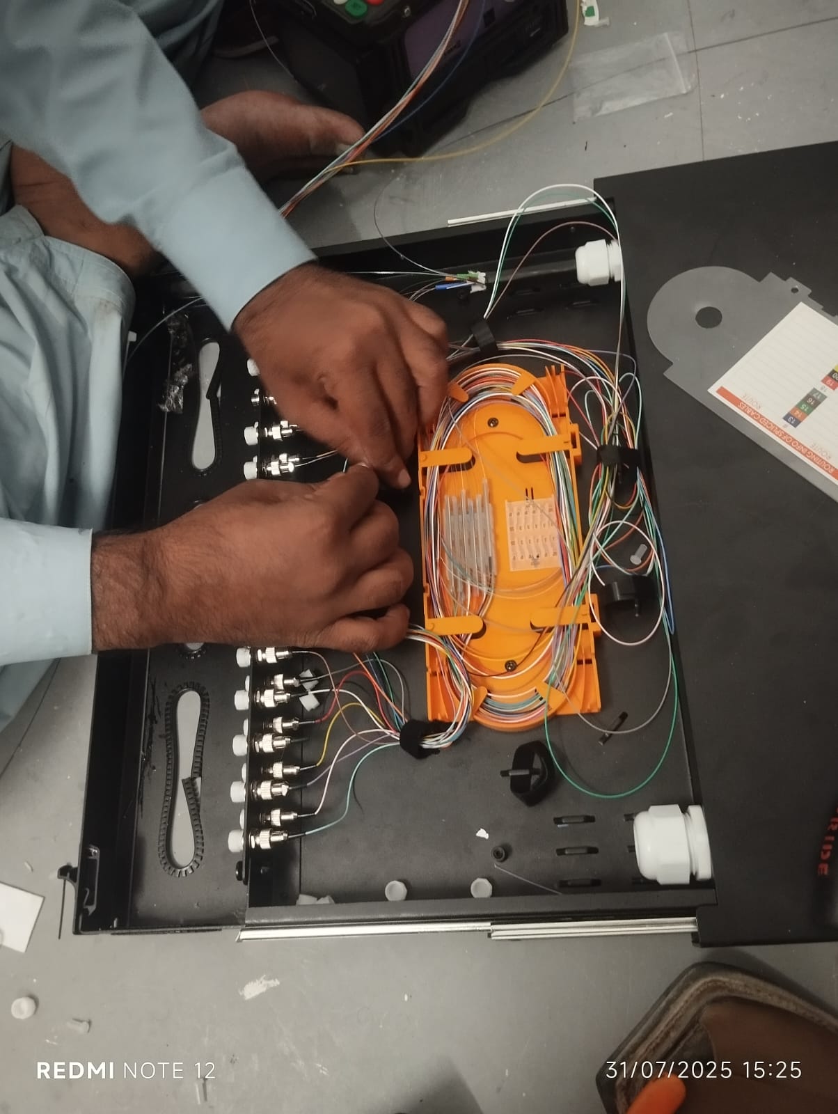 emaar-crescent-bay-karachi-fiber-splicing-2